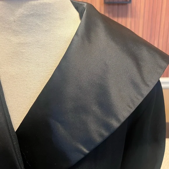 Vintage Liz Claiborne Cropped Blazer - Picture 3 of 5